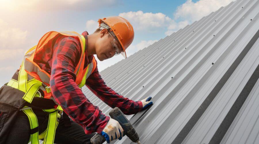 Professional Emergency Roof Repairs services in Hometown, WV